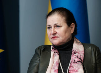 Посол ЕС в Украине призвала мир громко говорить о военных преступлениях России после удара по Киеву
