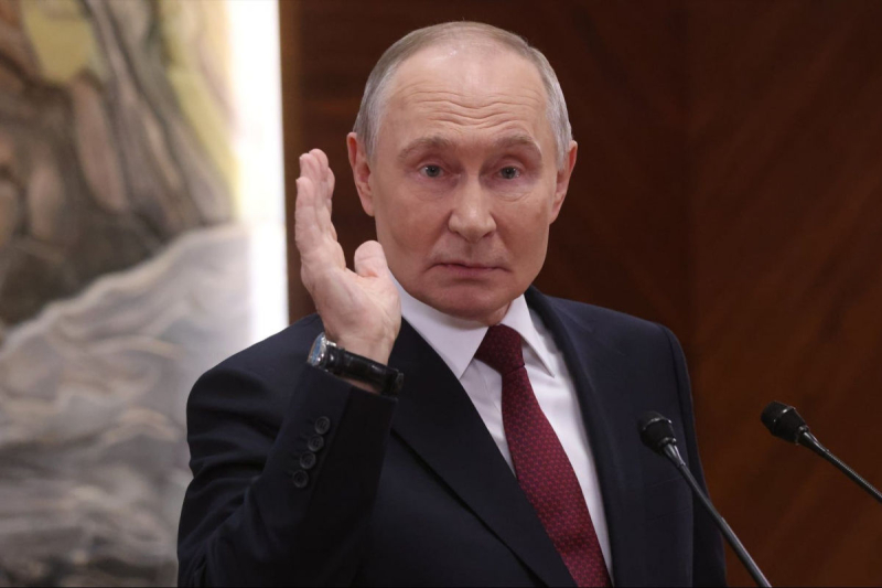 Путин оконфузился перед учителями: его пищевая цепочка с косатками не существует
