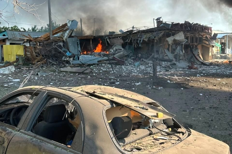 Разрушенные здания после удара