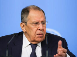 Лавров вернулся из отпуска с экстремальным загаром: соцсети взорвались шутками