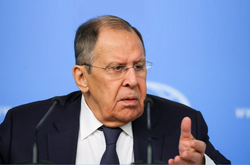 Сергей Лавров с экстремальным загаром на встрече с главой МИД Ганы