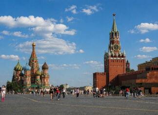 Россия столкнулась с беспрецедентным бензиновым кризисом: доступность топлива упала до исторического минимума