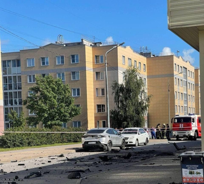 В Санкт-Петербурге в районе, где живут военные, взорвался автомобиль – первые подробности