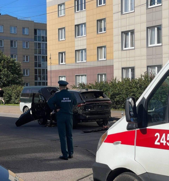 В Санкт-Петербурге в районе, где живут военные, взорвался автомобиль – первые подробности
