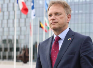 В Великобритании раскрыли детали секретной операции РФ в Арктике: под угрозой 64 кабеля, питающие трансатлантическую сеть