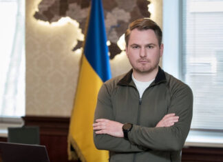 «Риски для суверенитета»: генпрокурор Кравченко раскрыл причины выезда за рубеж на фоне слухов о побеге
