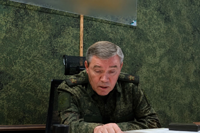 Герасимов слишком поздно узнал о прорыве ВСУ под Лиманом - СМИ