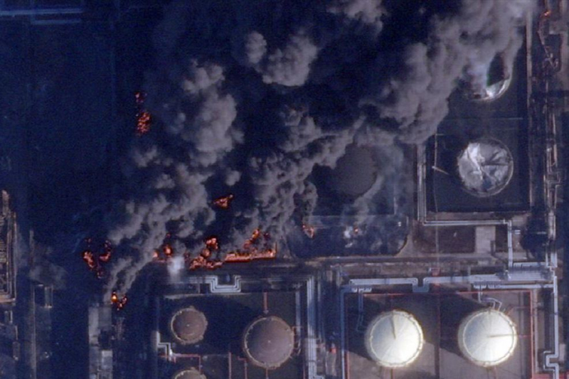 Пожар на нефтеперерабатывающем комплексе в Усть-Луге