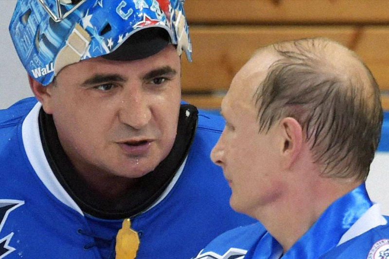 Кооператив Озеро теряет власть: новый клан в Кремле сделал испуганного Путина своей пешкой