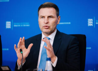 Аудит раскрыл схему на €70 млн: глава Минобороны Эстонии Ханно Певкур подал в отставку из-за срыва оборонных контрактов