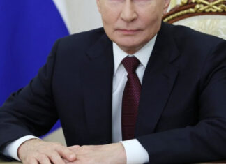 Медики раскрыли причины необычного пятна на руке Путина: что показали кадры из Кремля