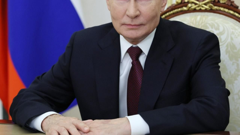 След на руке Владимира Путина