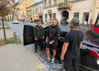 Скам под прикрытием: НАБУ и САП раскрыли масштабную схему чиновника Офиса генпрокурора по защите теневых колл-центров