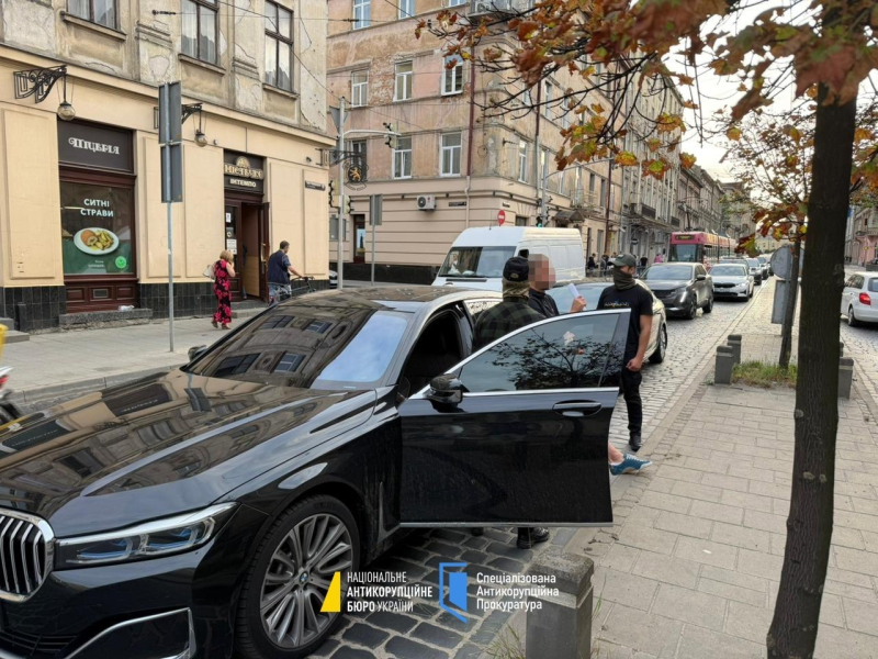 НАБУ и САП раскрыли детали схемы с чиновником Офиса Генпрокурора на "крышевании" колл-центров