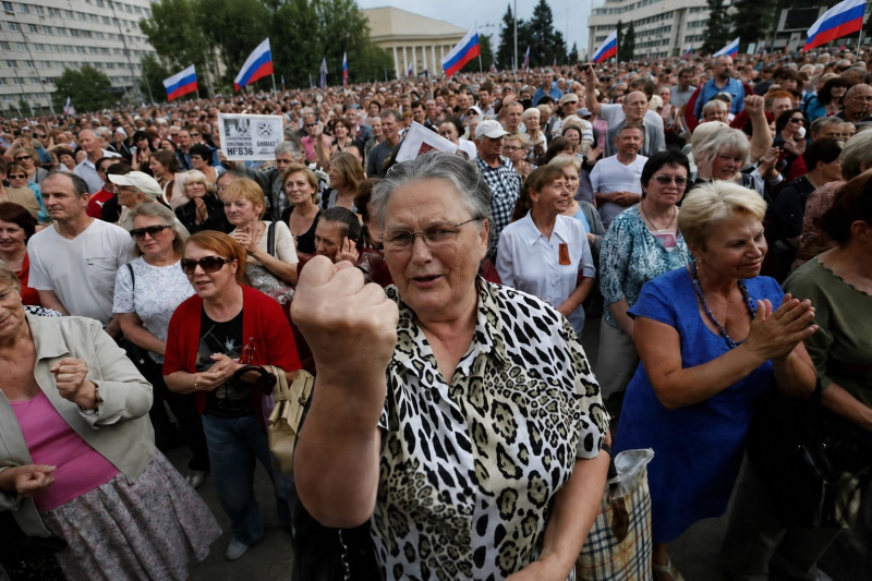 "Ничего не работает!" - жительница Донецка показала на видео, до чего Россия довела город