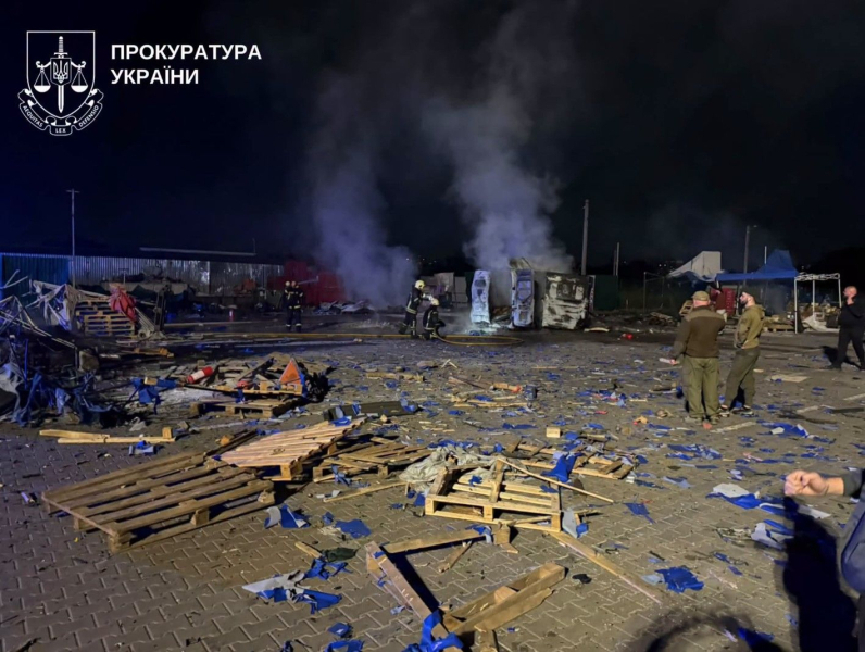 Оккупанты продолжают бить по Киевщине: под ударом рынок "Столичный", есть попадания в многоэтажку
