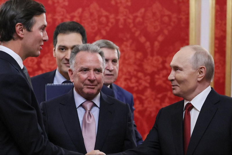 Путин разыграл свою партию: эксперт объяснил истинный смысл переговоров с посланниками Трампа