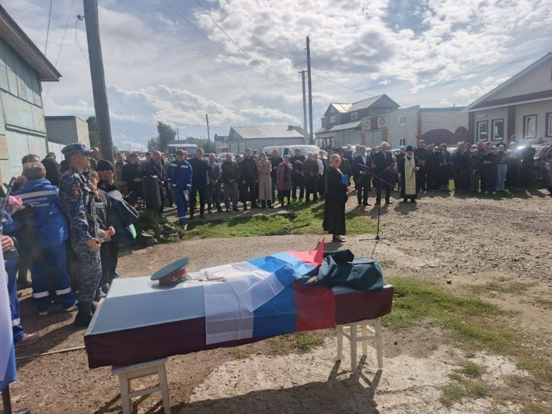 Ракетный удар по центру Донецка: фото похорон и некролог подтвердили тяжелую потерю для РФ