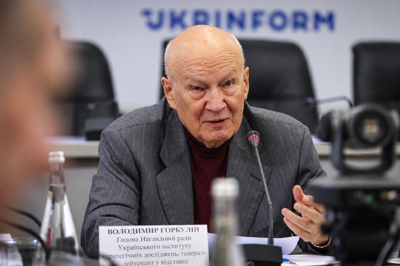 Разрушения после удара дрона