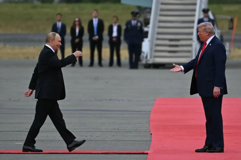 Трамп час говорил с Путиным: в Кремле раскрыли детали разговора