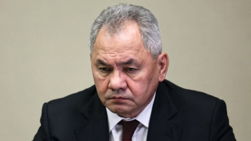Шойгу в изоляции: слухи о шаманских обрядах и напряжении внутри российской элиты