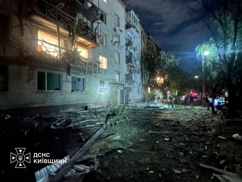 В Киеве и области выросло количество погибших мирных граждан, разрушены дома, бушевали пожары