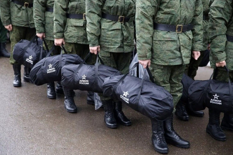В России новая паника по поводу мобилизации: проголосовавших на "выборах" ставят на воинский учет