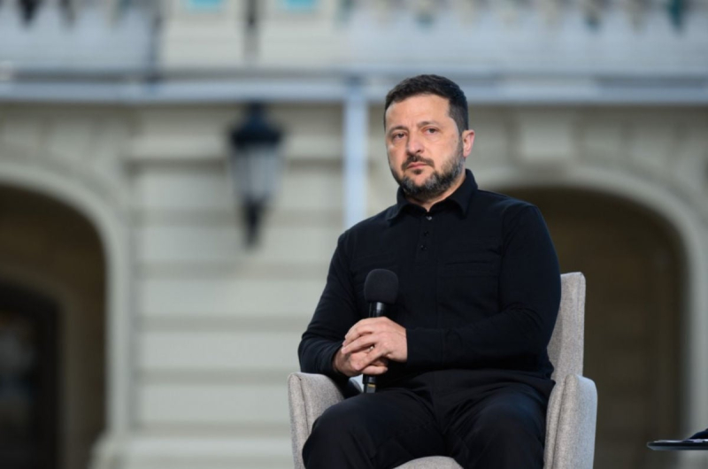 Зеленский ответил, кто может решать территориальный вопрос