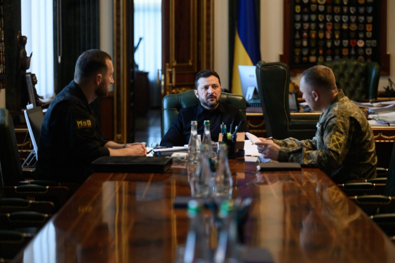 Зеленский собрал Драпатого и Хмару: в центре внимания Шахеды, удары по РФ и перемирие