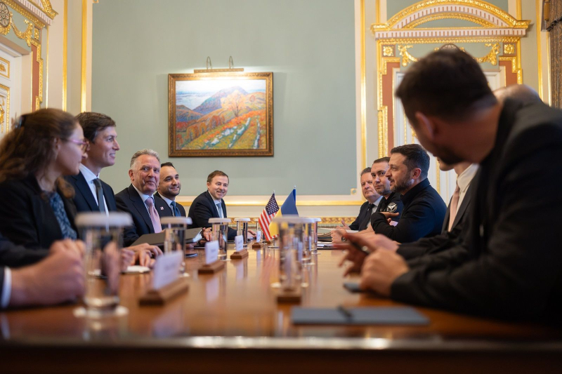 Зеленский сравнил эффективность визита посланников Трампа в Киев: Приезжайте почаще