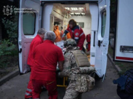 Удары по Запорожью: Россия применила управляемые авиабомбы, десятки жертв и пропавших без вести