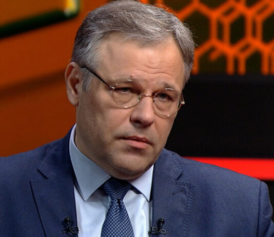 Кремль открестился от влияния перемирия в Олешках на политические переговоры: что стоит за гуманитарной паузой?