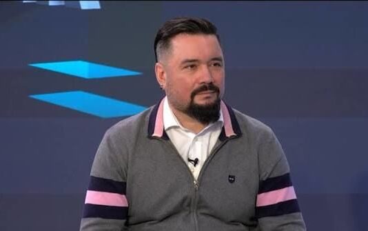 Мурзагулов: Почему Украина проигрывает информационную войну, подыгрывая пропаганде Кремля