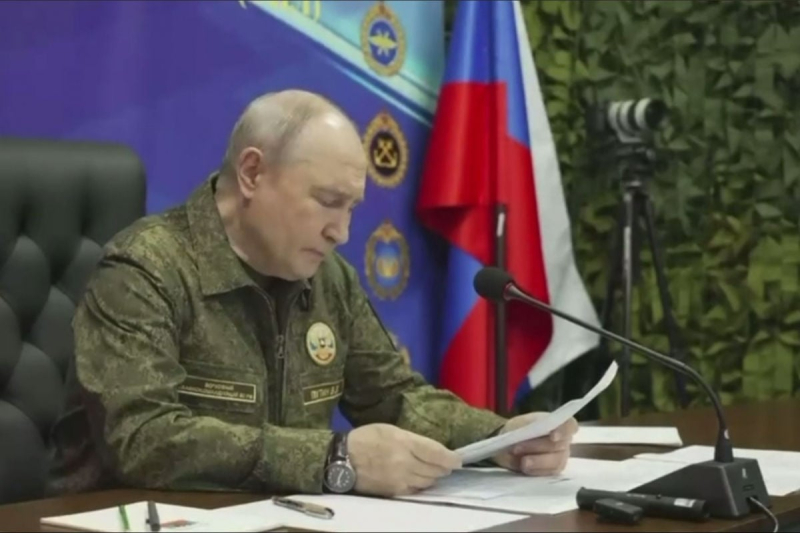Путин надел военную форму и отчитался о "победах" в Украине - ложь моментально разоблачили