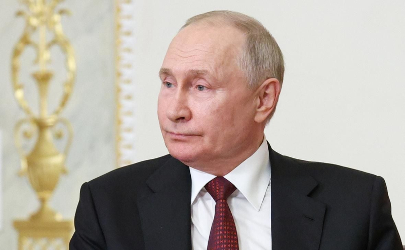 Российский чиновник случайно "слил" в сеть методичку, как "правильно" поздравить Путина с днем рождения