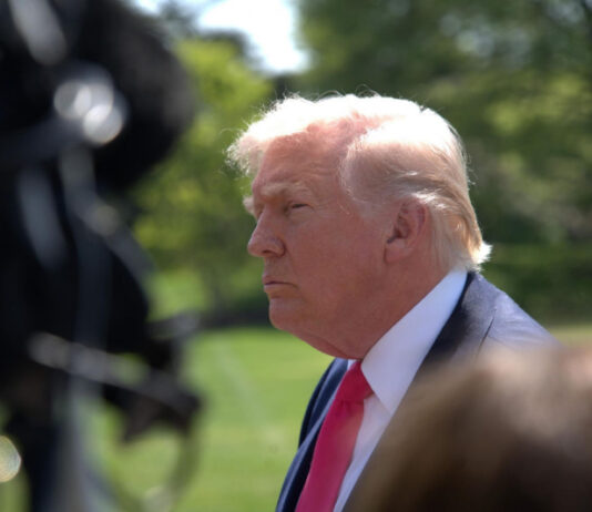 Трамп отрицает причастность к сбоям Starlink в Украине: что на самом деле произошло с военной связью