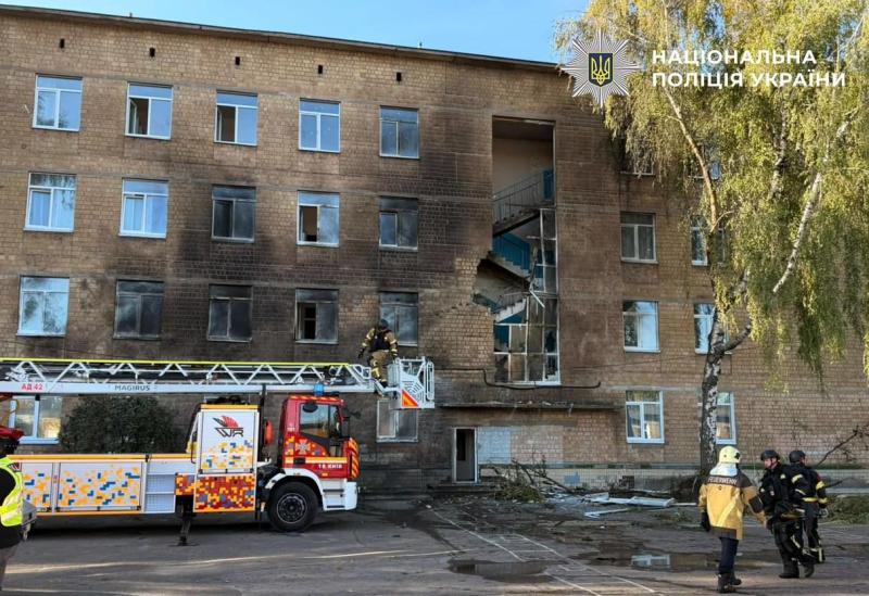 Последствия атаки БПЛА на школу в Киеве