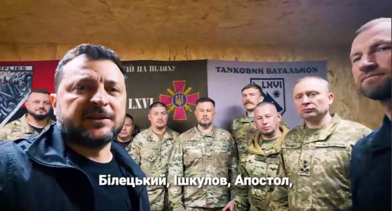 Зеленский с передовой обратился к защитникам и защитницам: "Слава вам! Слава Украине! Героям слава!"