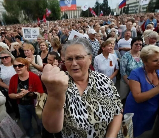 Блэкаут и гуманитарный кризис в Донецке: жители сообщают о столкновениях за воду и тотальном отключении связи